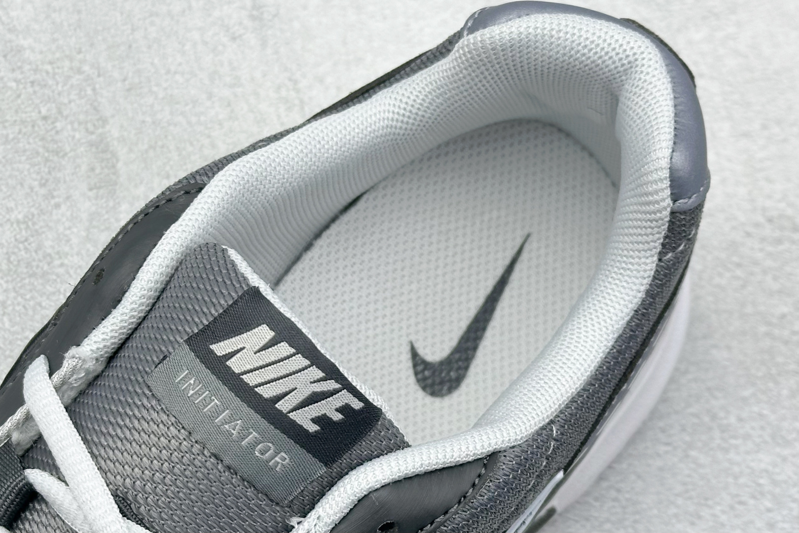  终端放店
GX版 Nike Initiator Running 耐克INS
超火复古老爹跑鞋 
独家私