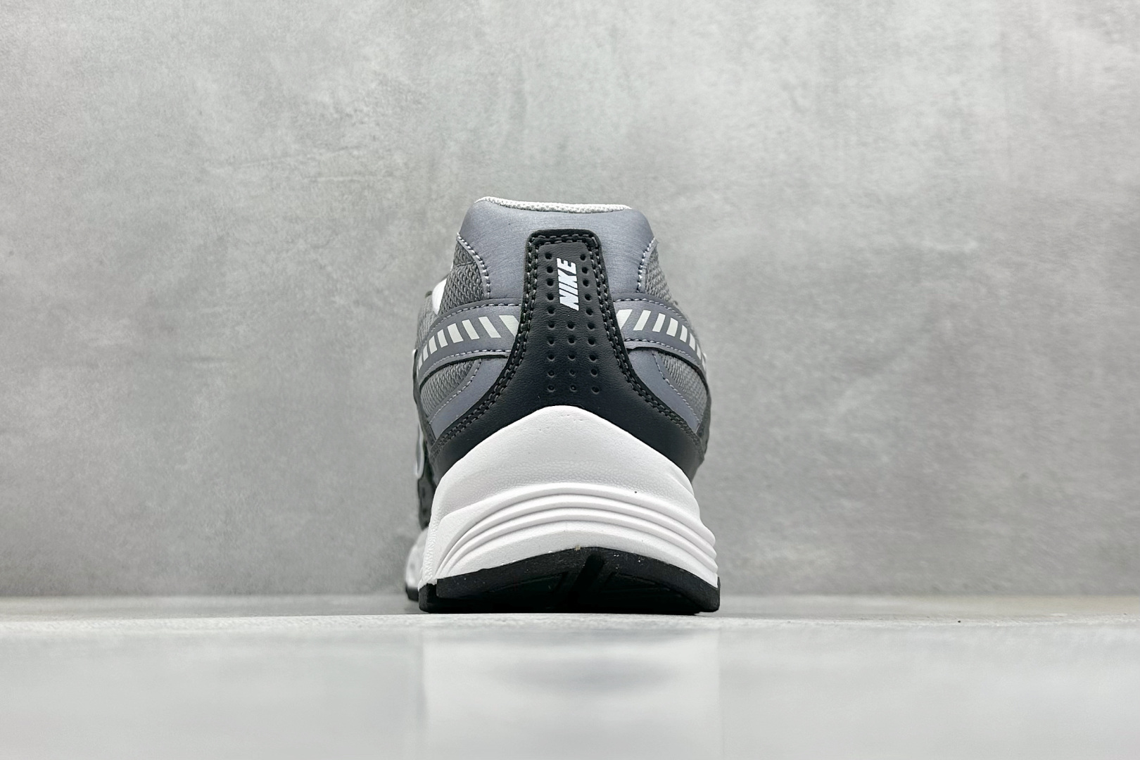  终端放店
GX版 Nike Initiator Running 耐克INS
超火复古老爹跑鞋 
独家私