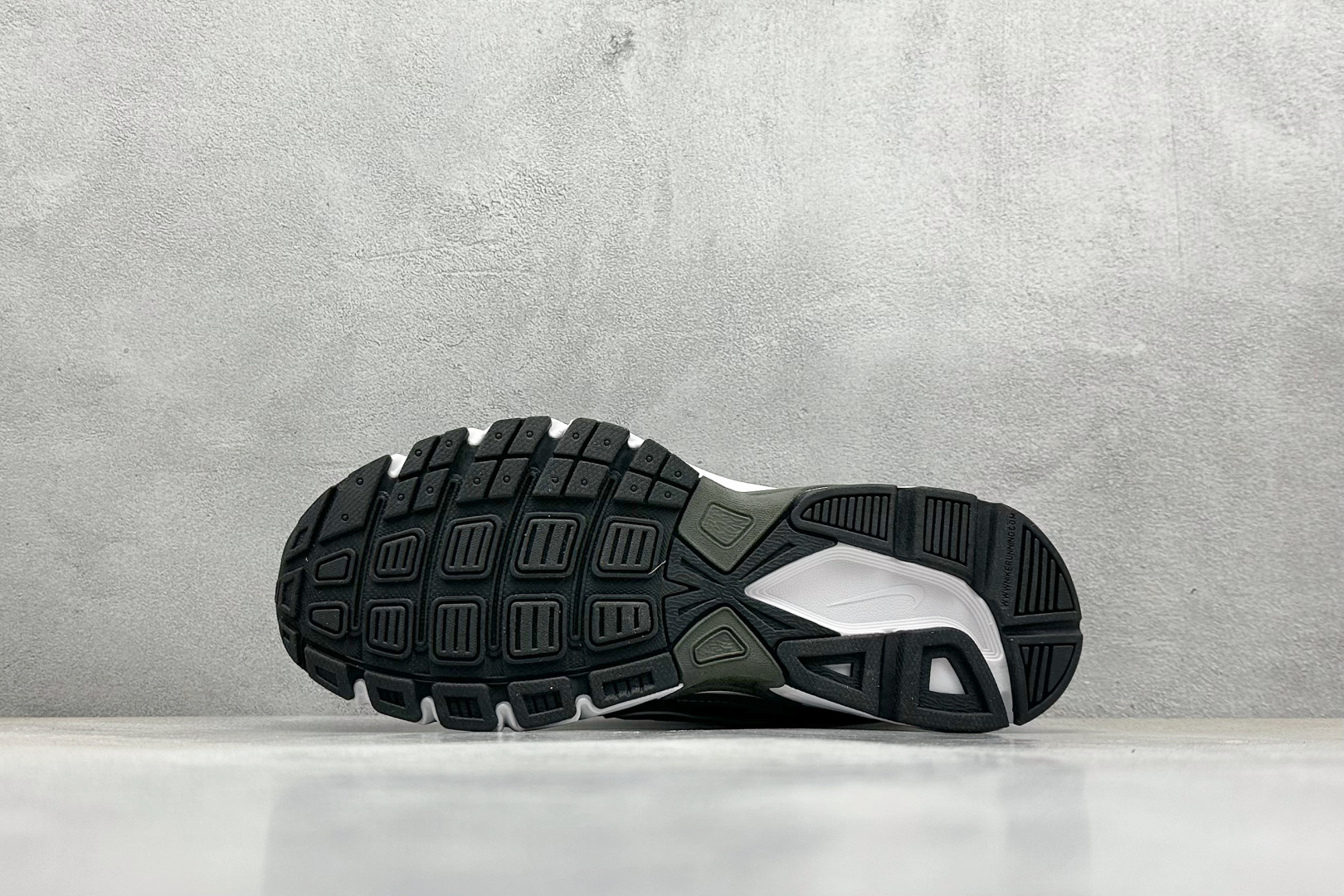  终端放店
GX版 Nike Initiator Running 耐克INS
超火复古老爹跑鞋 
独家私