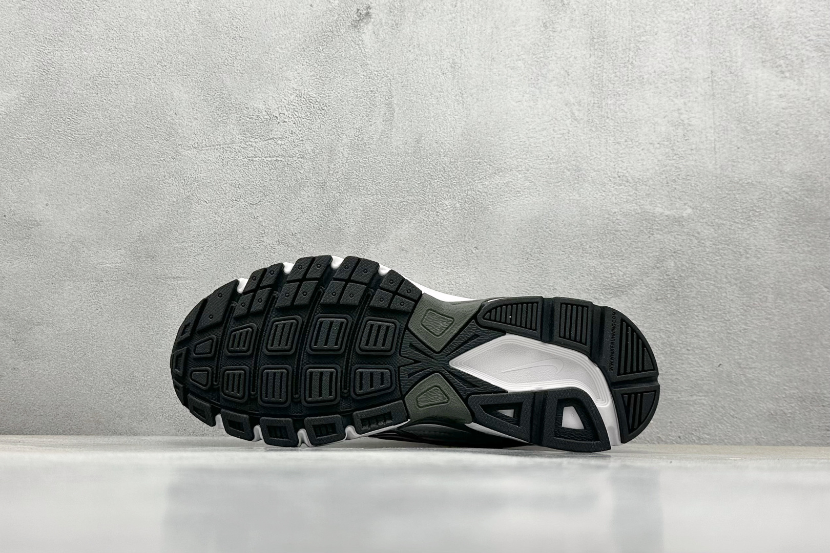  终端放店
GX版 Nike Initiator Running 耐克INS
超火复古老爹跑鞋 
独家私