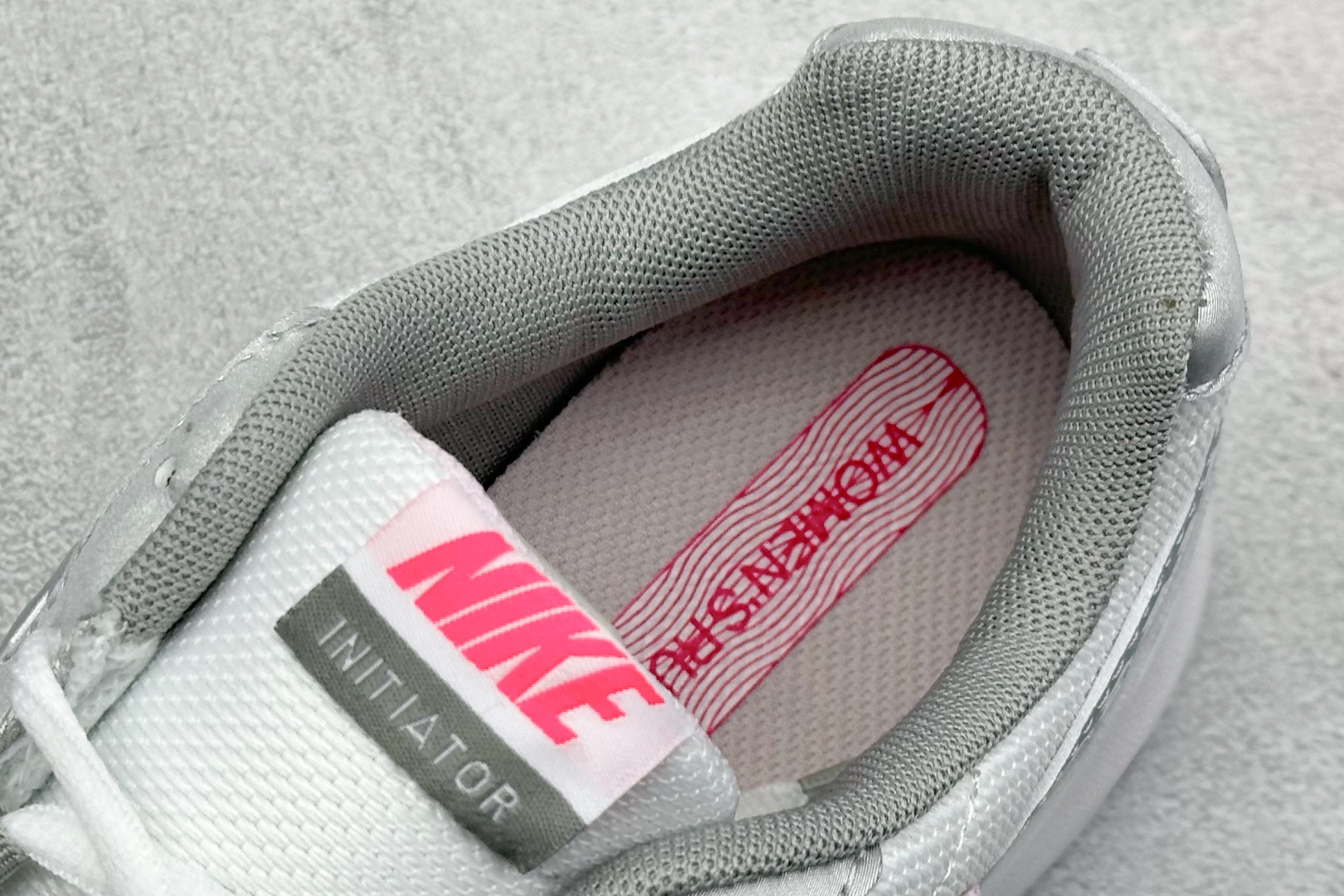  终端放店
GX版 Nike Initiator Running 耐克INS
超火复古老爹跑鞋 
独家私