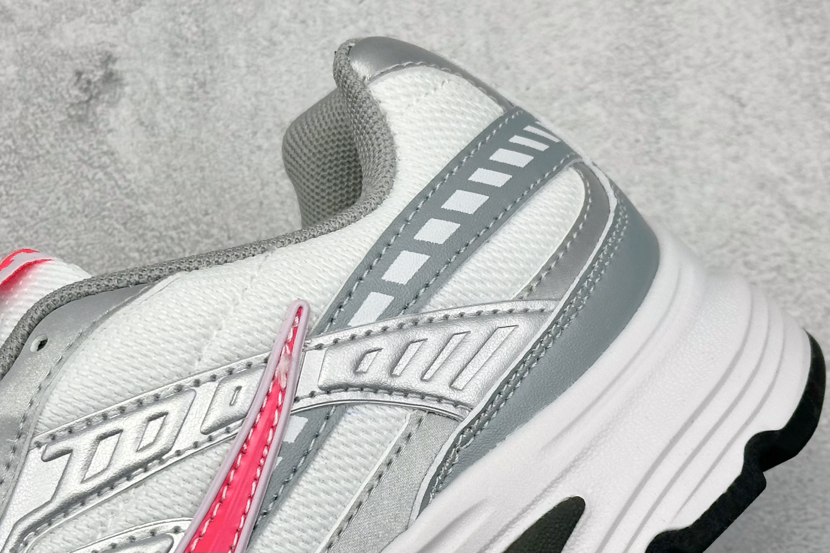  终端放店
GX版 Nike Initiator Running 耐克INS
超火复古老爹跑鞋 
独家私
