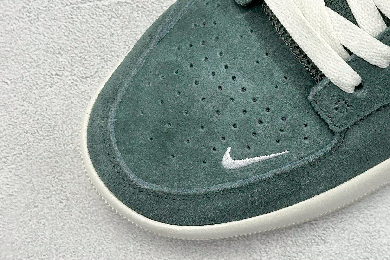  终端放店
FS版 Nike SB Force 58 硫化杯底 传统篮球风格 原楦版型
Nike SB 
