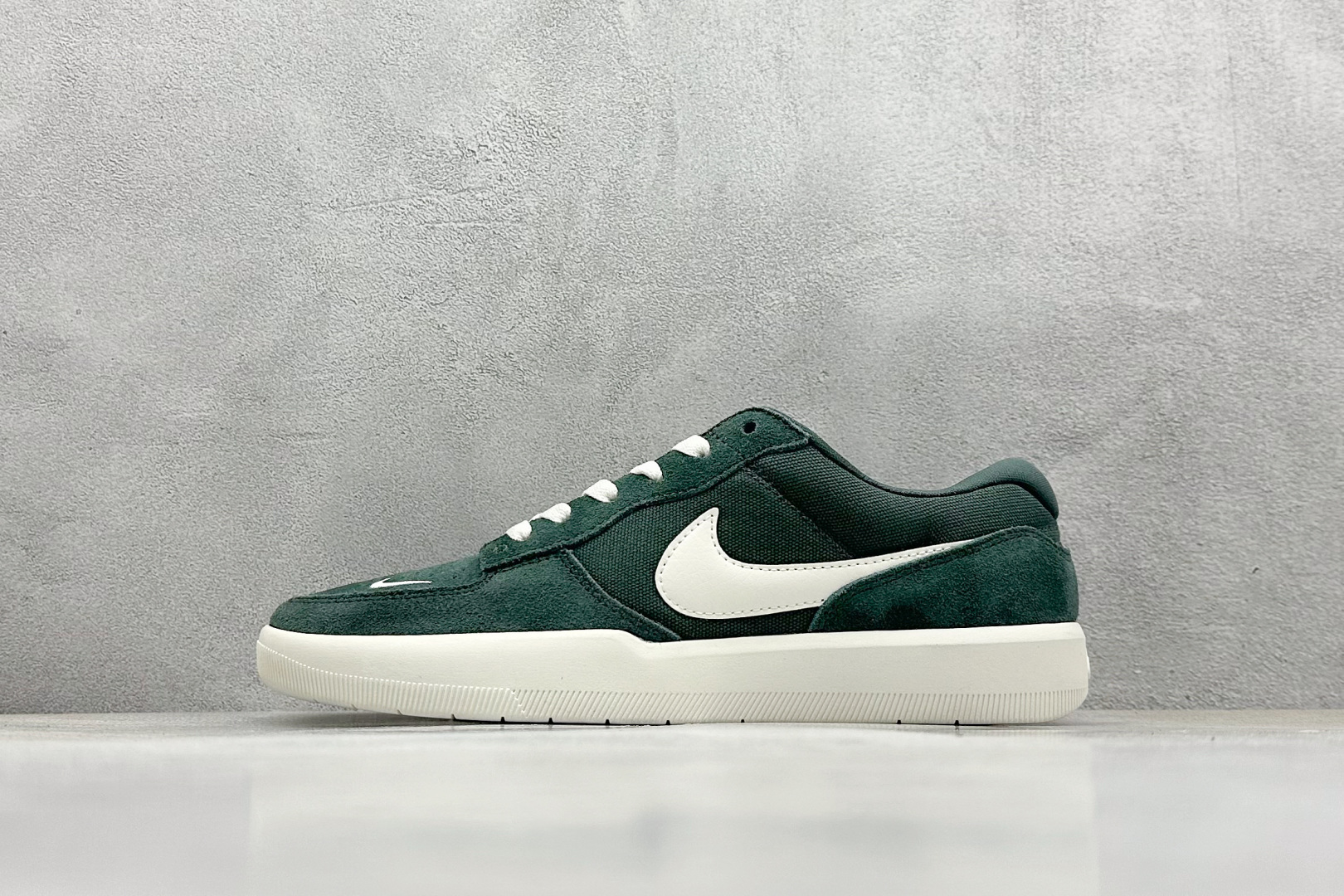  终端放店
FS版 Nike SB Force 58 硫化杯底 传统篮球风格 原楦版型
Nike SB 