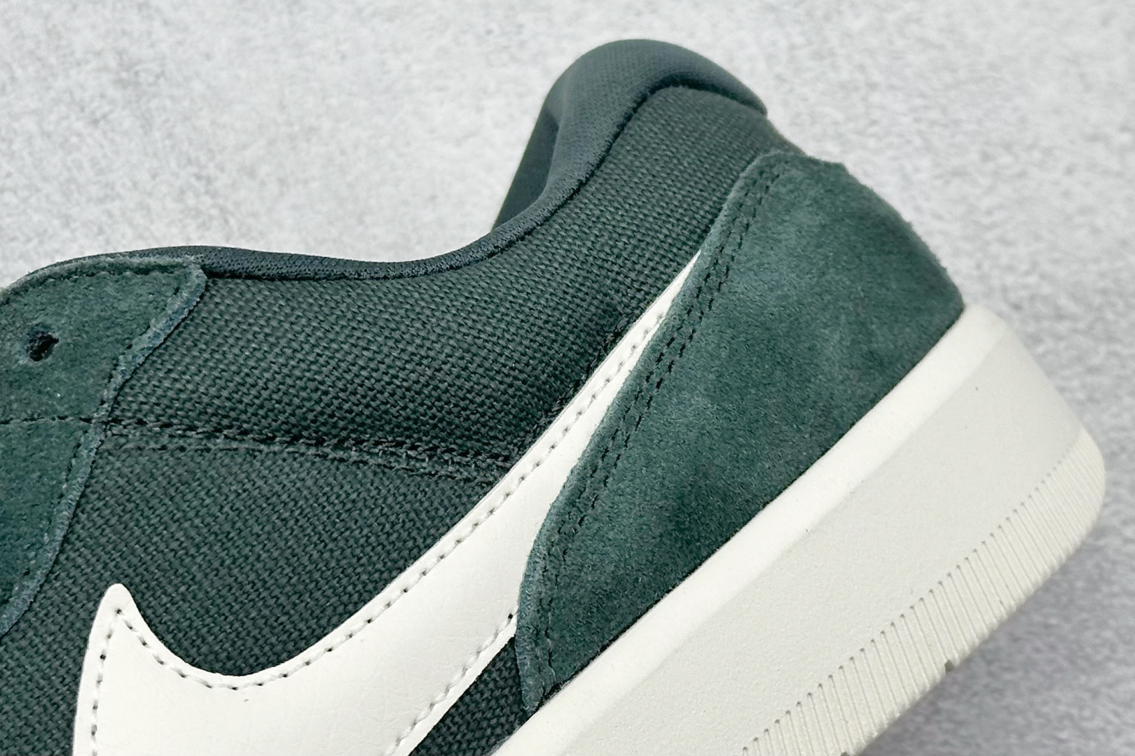  终端放店
FS版 Nike SB Force 58 硫化杯底 传统篮球风格 原楦版型
Nike SB 