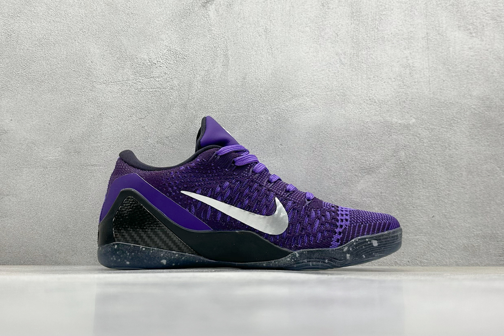 终端放店
GJR版 NK Kobe 9 Elite Protro 科比九代精英款低帮实战篮球鞋
设计灵