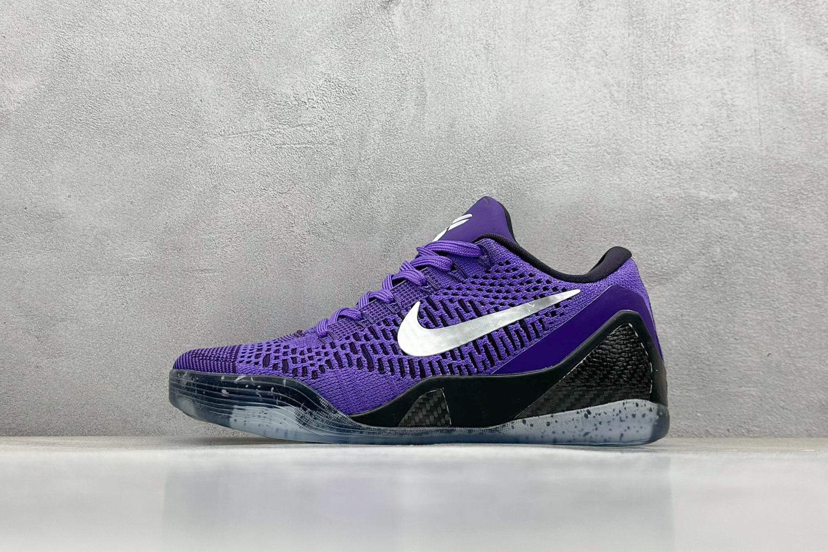 终端放店
GJR版 NK Kobe 9 Elite Protro 科比九代精英款低帮实战篮球鞋
设计灵