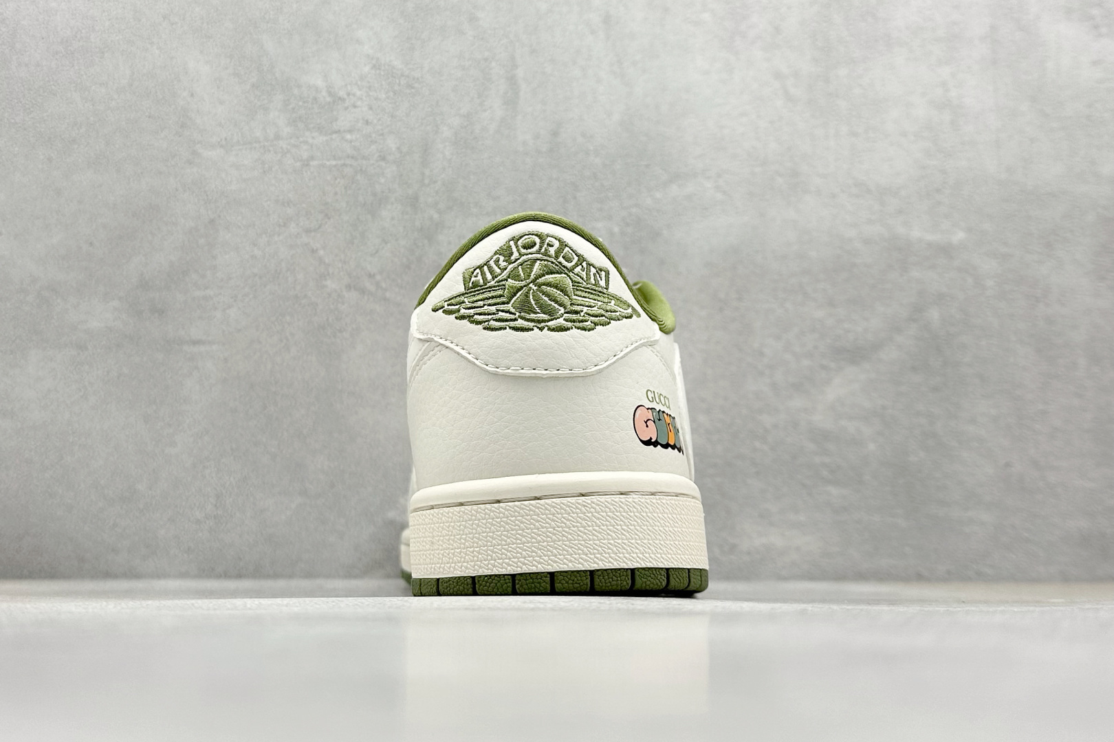 XC福利 终端放店
Travis Scott x Nike Air Jordan 1 Low x GUC