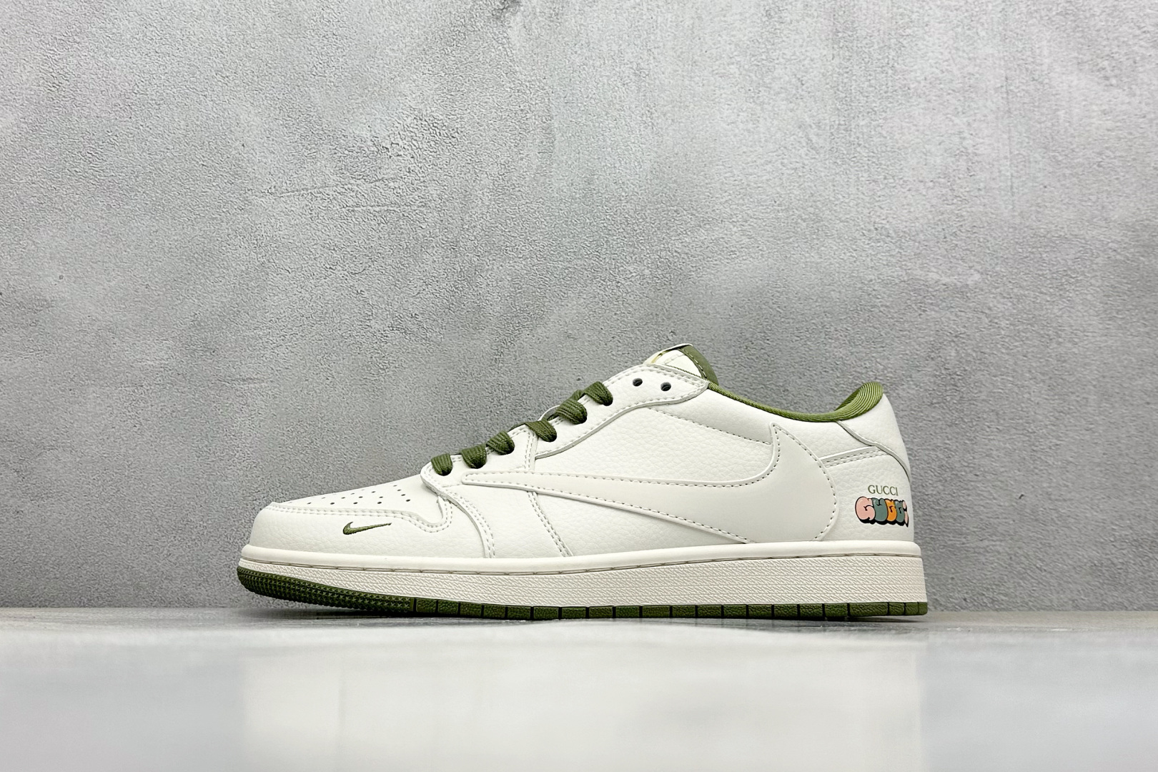 XC福利 终端放店
Travis Scott x Nike Air Jordan 1 Low x GUC