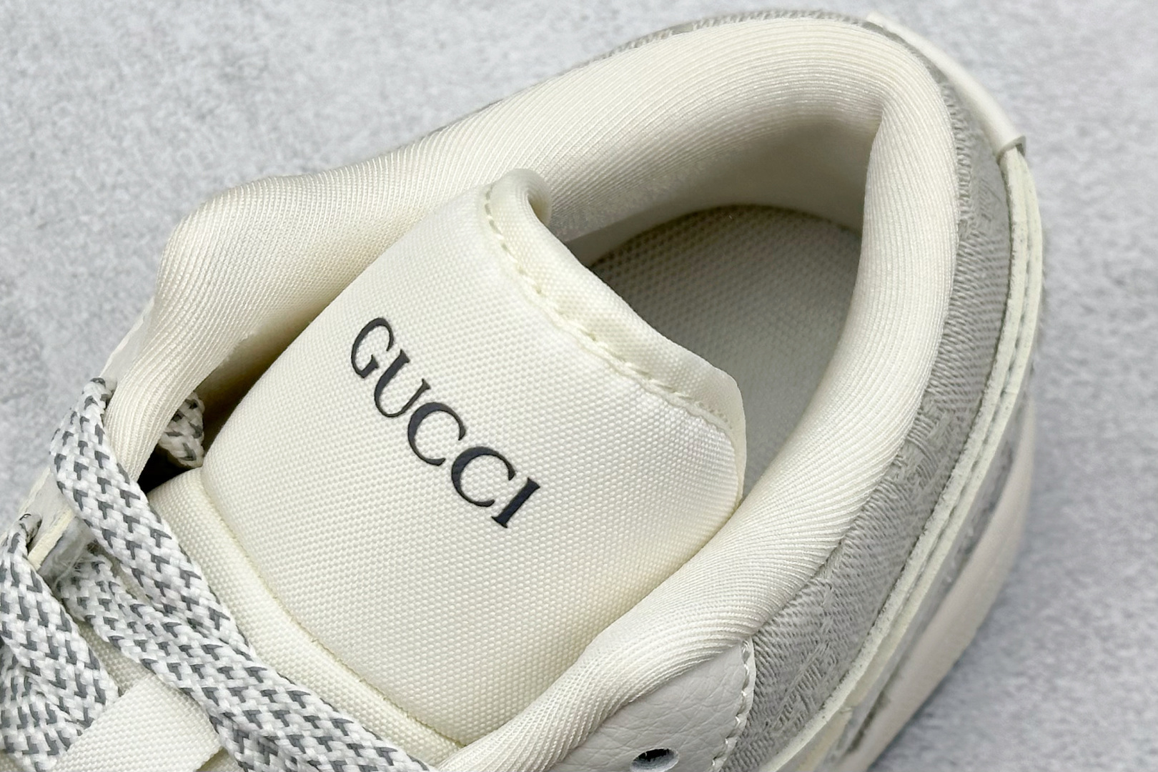 XC福利 终端放店
Travis Scott x Nike Air Jordan 1 Low x GUC