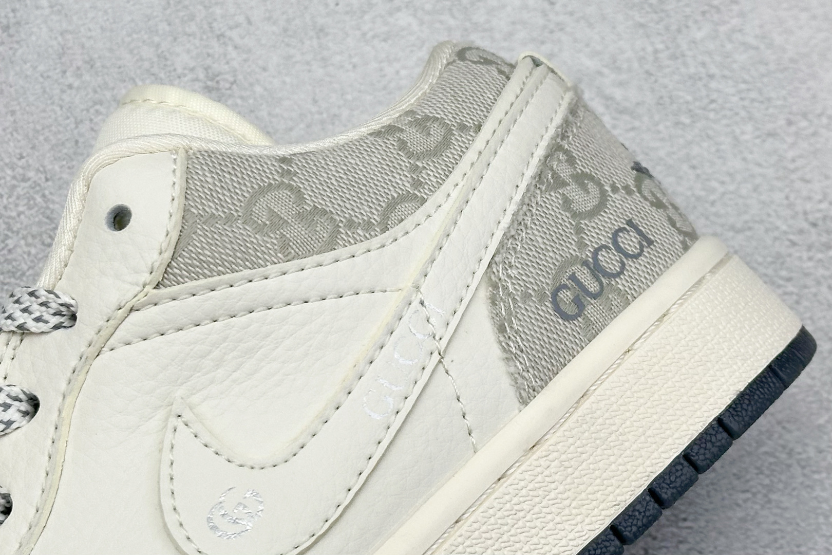 XC福利 终端放店
Travis Scott x Nike Air Jordan 1 Low x GUC