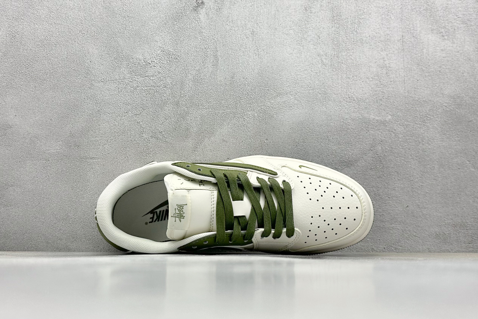 XC福利 终端放店
Travis Scott x Fragment Design x Air Jorda