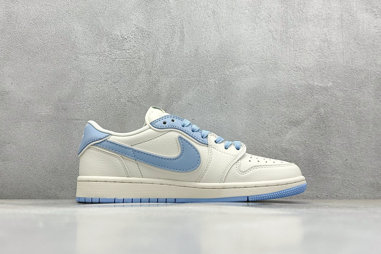 XC福利 终端放店
Travis Scott x Fragment Design x Air Jorda