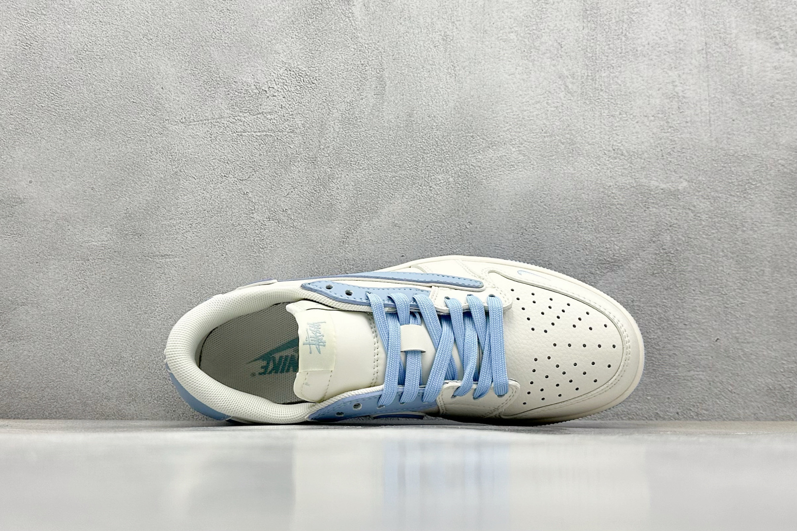 XC福利 终端放店
Travis Scott x Fragment Design x Air Jorda