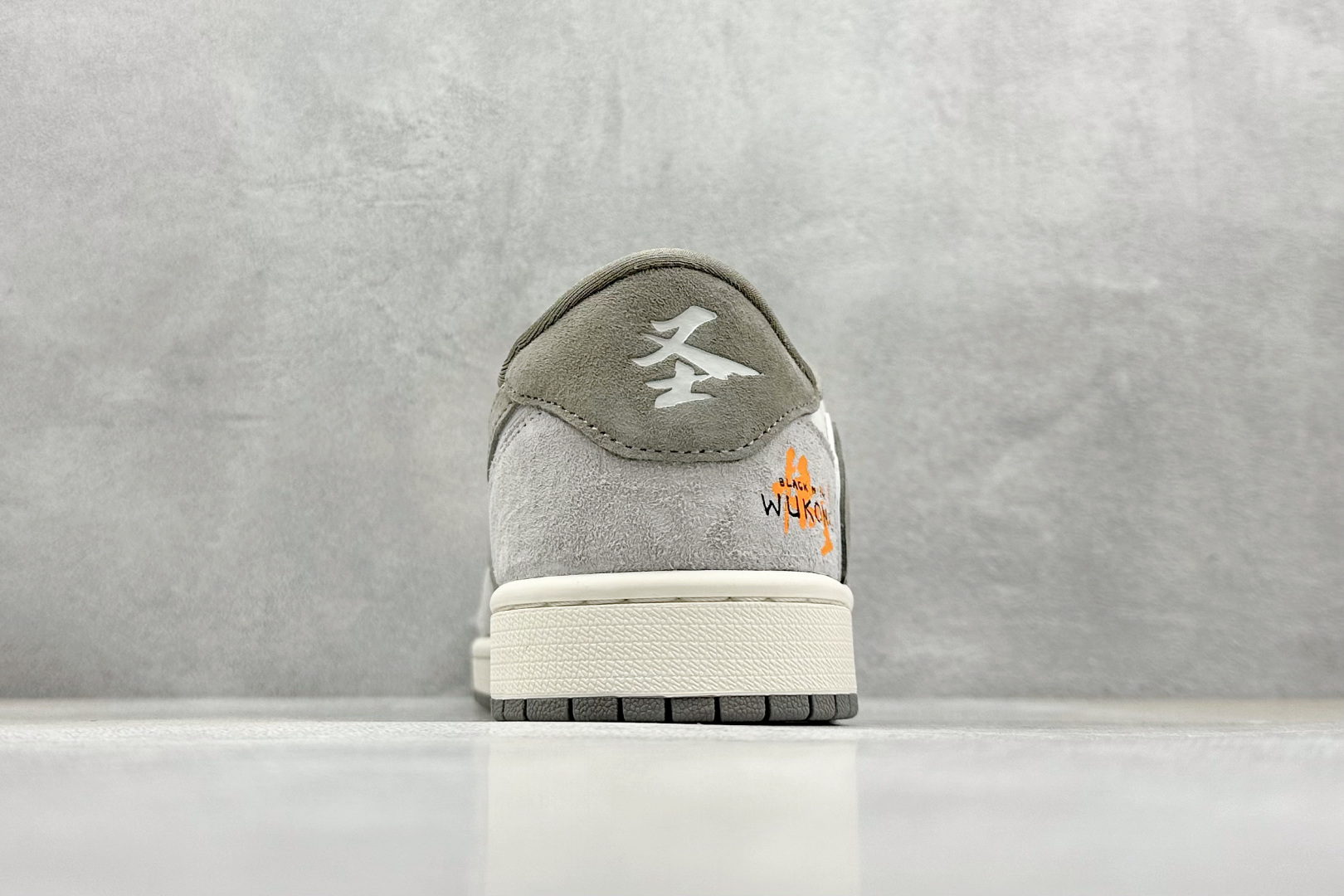 💰185 高性价比版本
【乔1】
Travis Scott x Nike Air Jordan 1 Low 黑神话悟空 米浅棕
Air Jordan 1 Low 反转米浅棕倒钩 纯原版本
全鞋采用原装头层皮,用料扎实 精雕细琢
鞋型极致还原 飞翼3D打印改良 深度立体
四线中底拉帮皮料选材 钢印 背胶一应俱全 全新批次 原装原模大底全鞋原厂定制皮料,手感细腻正确折边工艺 完美细节诠释
官方货号:DM6688 610
Size:36 36.5 37.5 38 38.5 39 40 40.5 41 42 42.5 43 44 44.5 45
编码:27