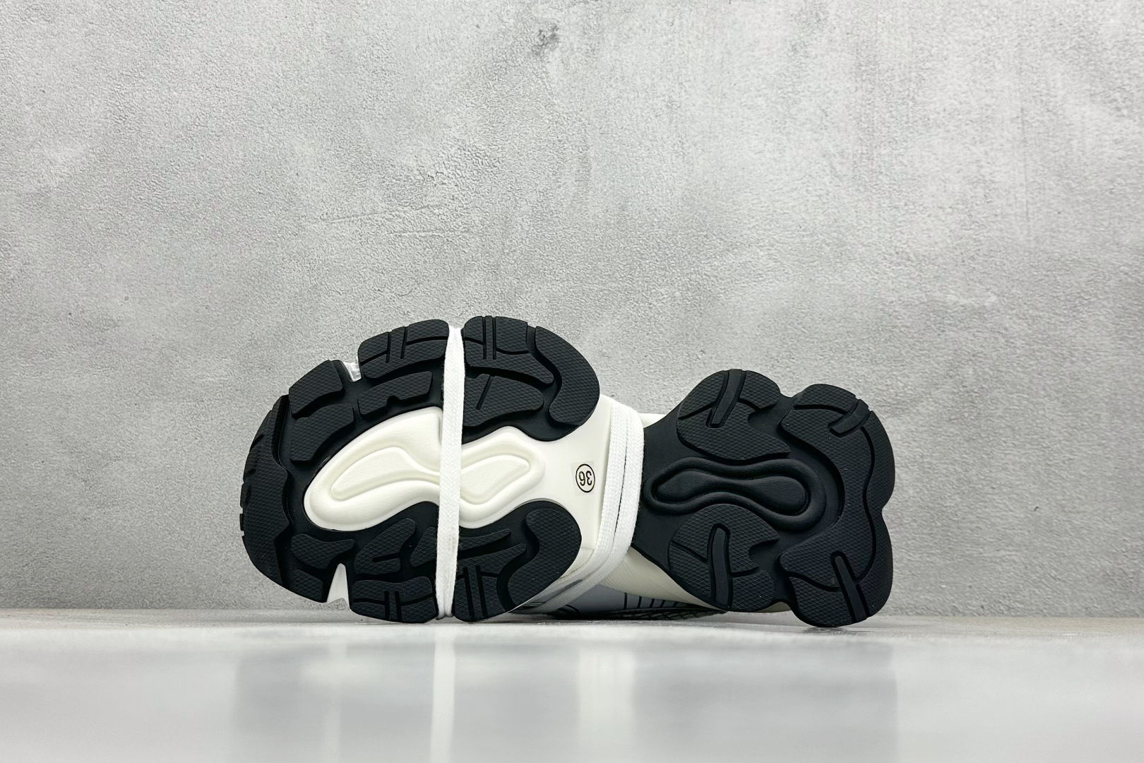  
GG-CC Chunky Low 
厚底增高运动老爹鞋 广东大厂出品
2024夏季透气网面老爹鞋系列