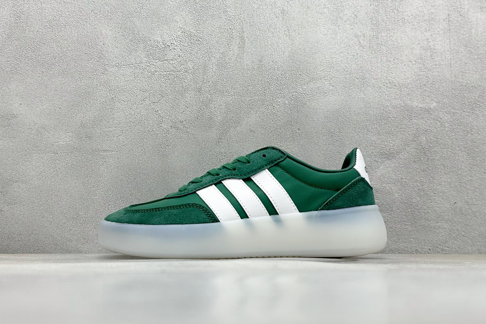  
Adidas Barreda Decode 阿迪舒适减震低帮休闲板鞋

货号：JI2318
尺码：