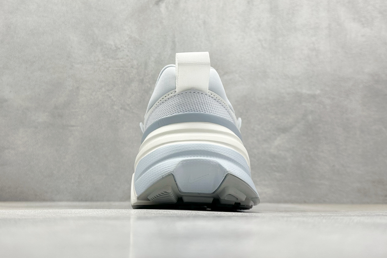  
NIKE V2K Runtekk 白天蓝
减震防滑复古低帮跑步鞋
材质上使用大面积网眼 皮革 TPU
