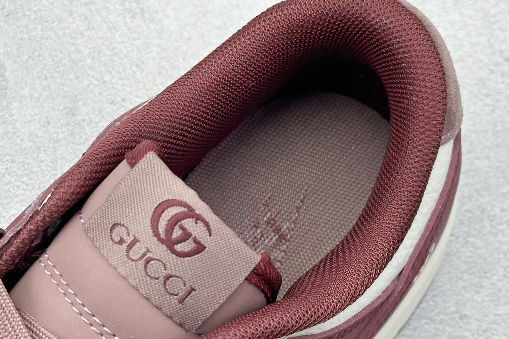  
Nike SB Dunk Low x GUCCI 酒红白小钩
纯原大厂出品 极力推荐
原装头层材料 
