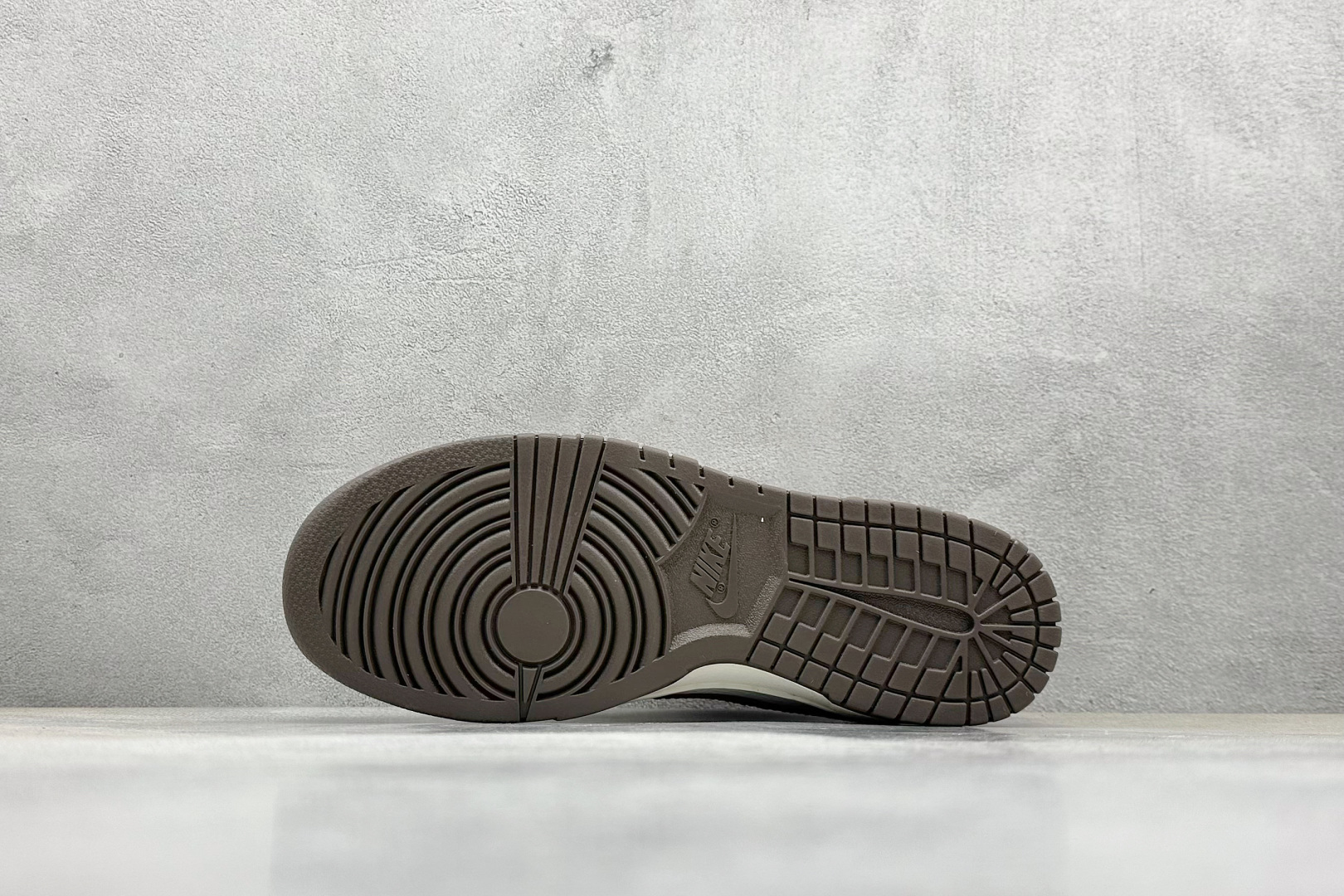  
Nike SB Dunk Low x GUCCI 酒红白小钩
纯原大厂出品 极力推荐
原装头层材料 
