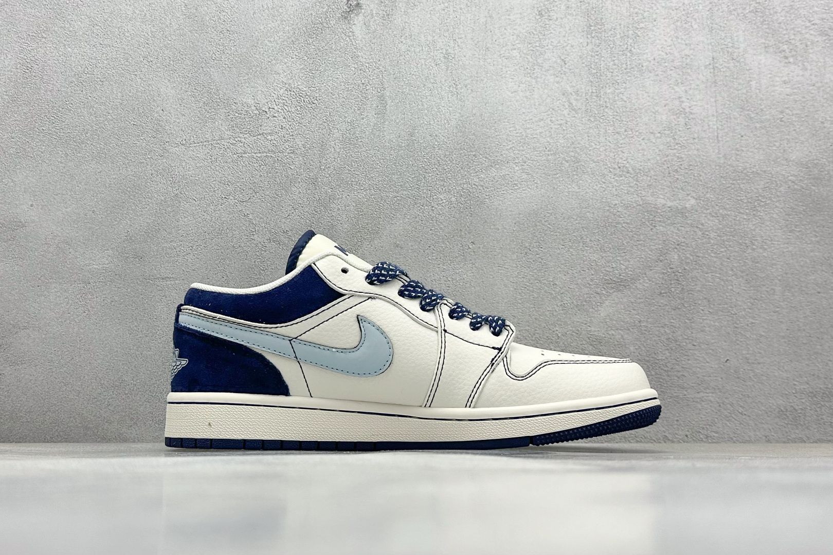  
Air Jordan 1 Retro Low x MLB 白蓝小钩
官方同步新色 原装级产物
拒绝公