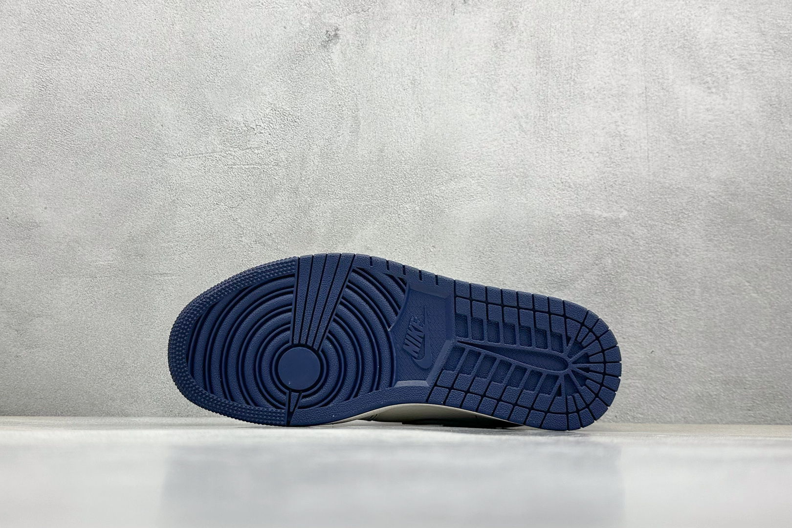  
Air Jordan 1 Retro Low x MLB 白蓝小钩
官方同步新色 原装级产物
拒绝公