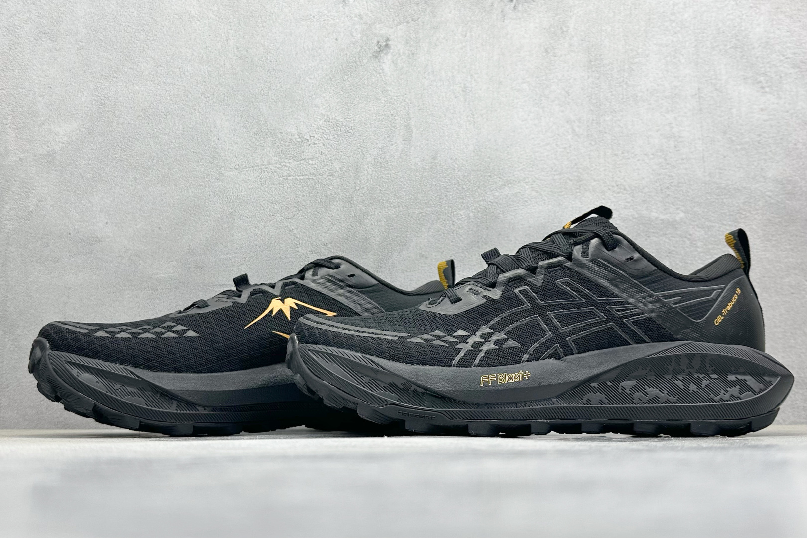  
Asics Gel-Trabuco 13 亚瑟士复古透气休闲鞋缓震耐磨跑步鞋
#鞋面采用无缝线鞋面