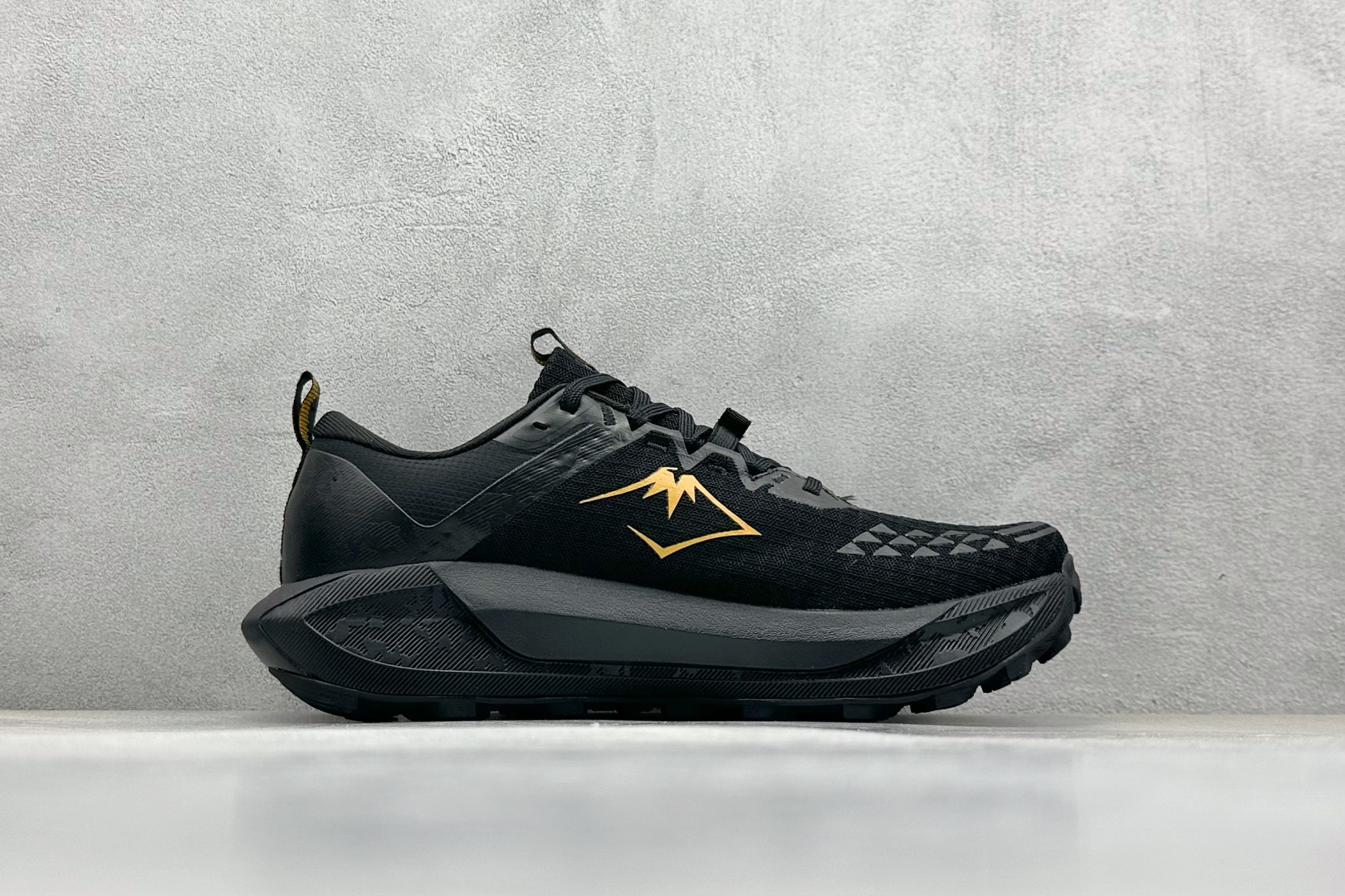  
Asics Gel-Trabuco 13 亚瑟士复古透气休闲鞋缓震耐磨跑步鞋
#鞋面采用无缝线鞋面