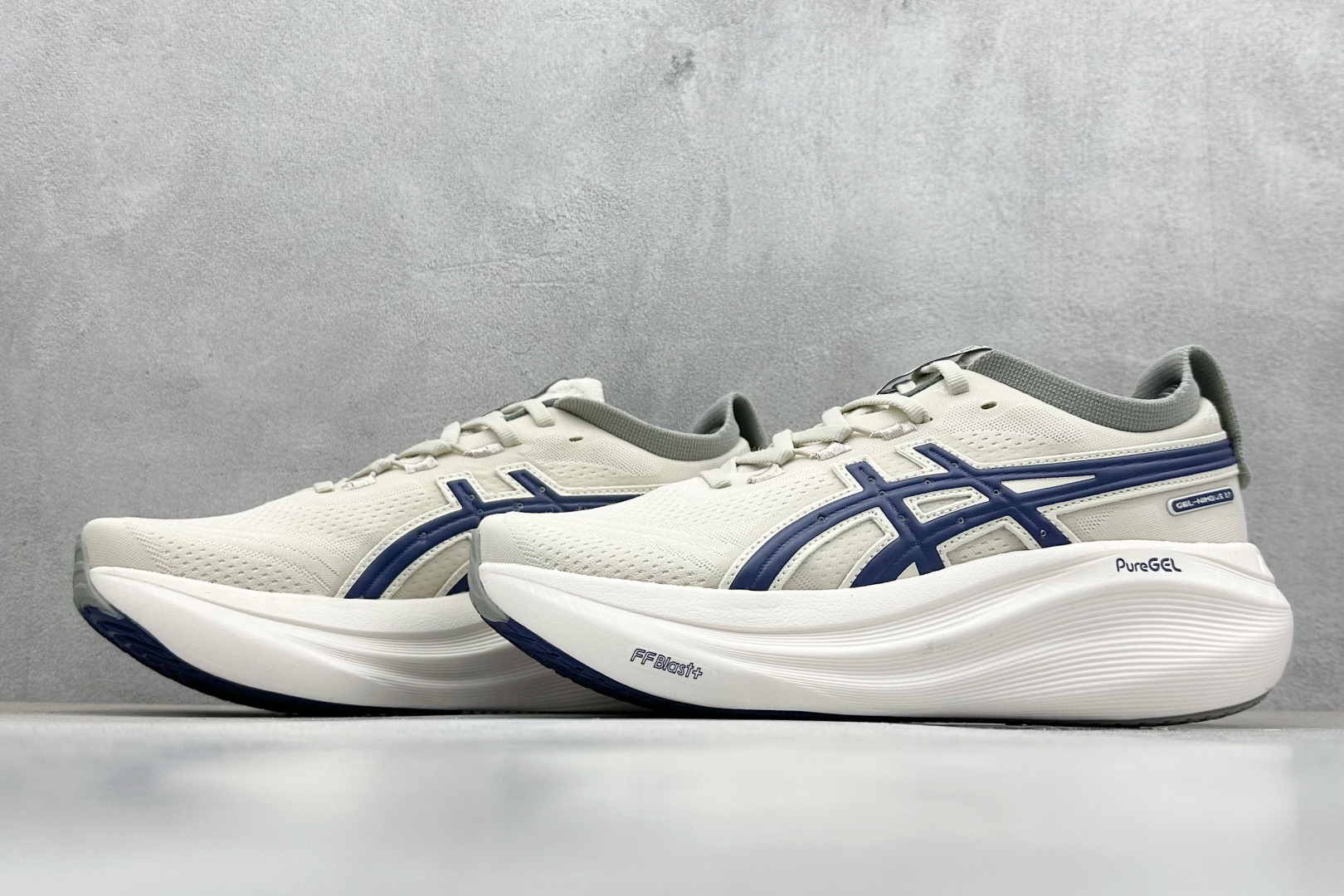  
Asics Gel-Nimbus 27 亚瑟士复古透气休闲鞋缓震男子耐磨跑步鞋 


尺码：36-