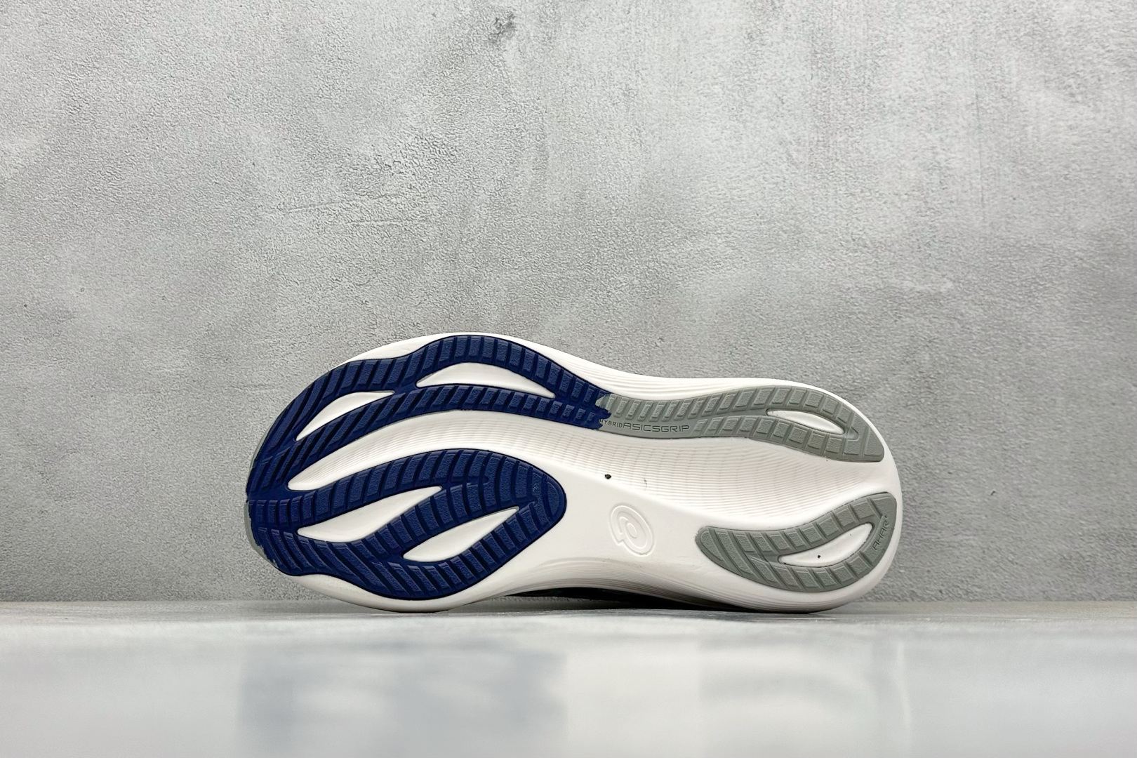  
Asics Gel-Nimbus 27 亚瑟士复古透气休闲鞋缓震男子耐磨跑步鞋 


尺码：36-