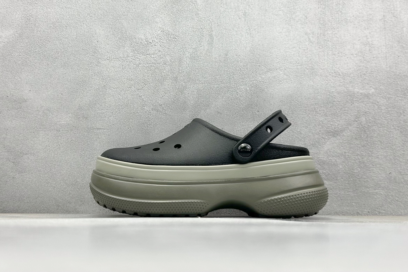  终端放店
K 原装 Crocs卡洛驰 堆堆

Size：W5=34-35
          W6=3