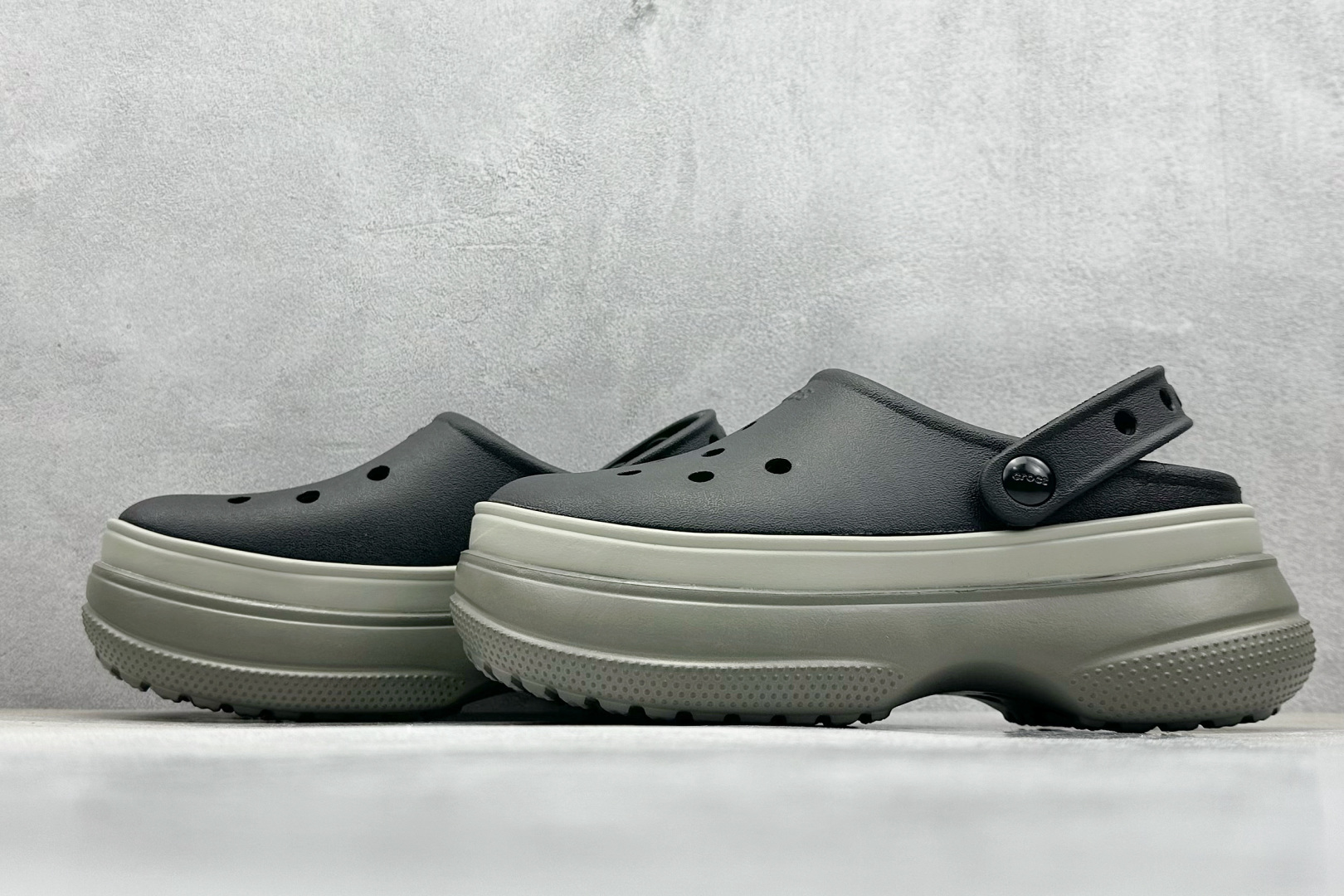  终端放店
K 原装 Crocs卡洛驰 堆堆

Size：W5=34-35
          W6=3