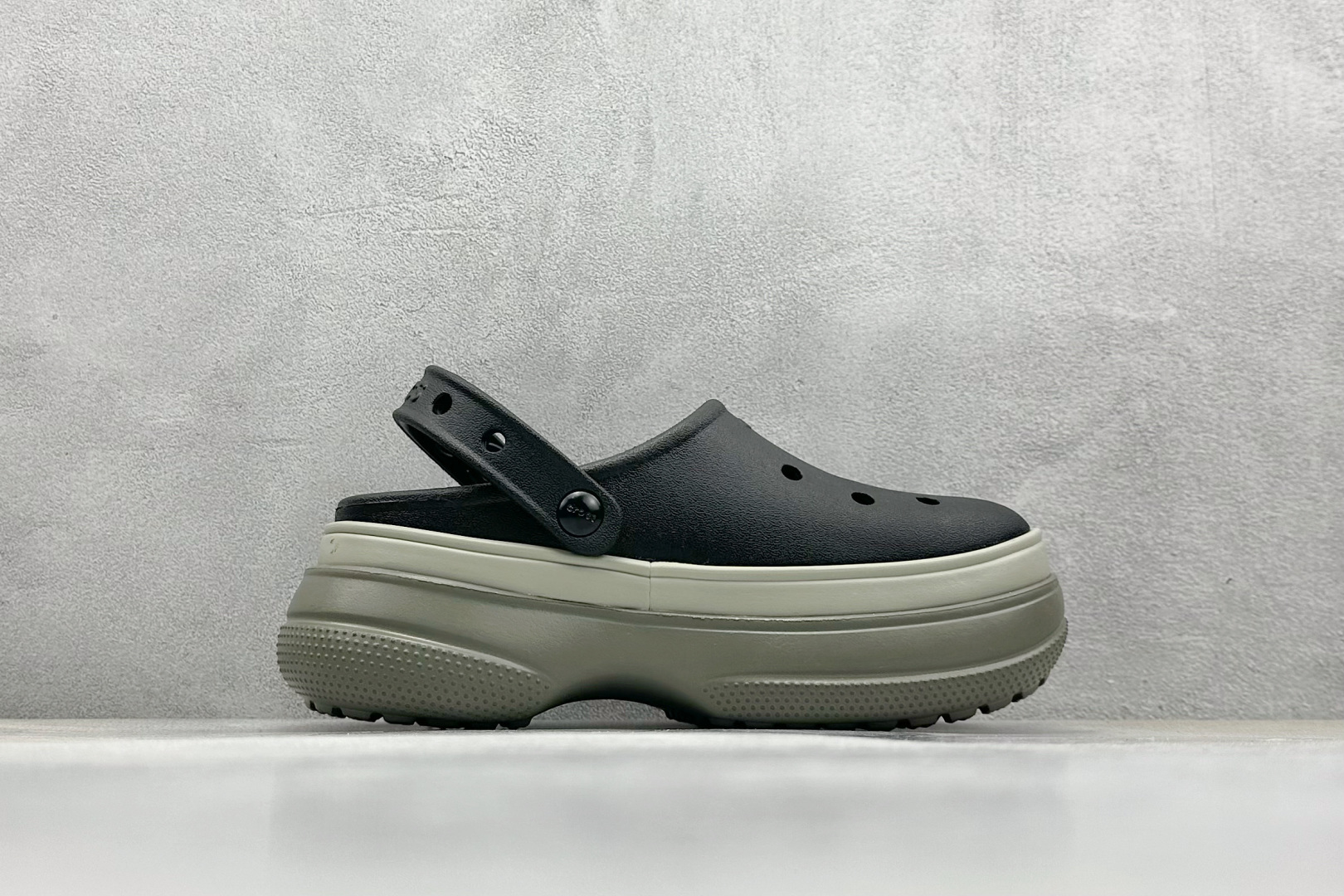  终端放店
K 原装 Crocs卡洛驰 堆堆

Size：W5=34-35
          W6=3