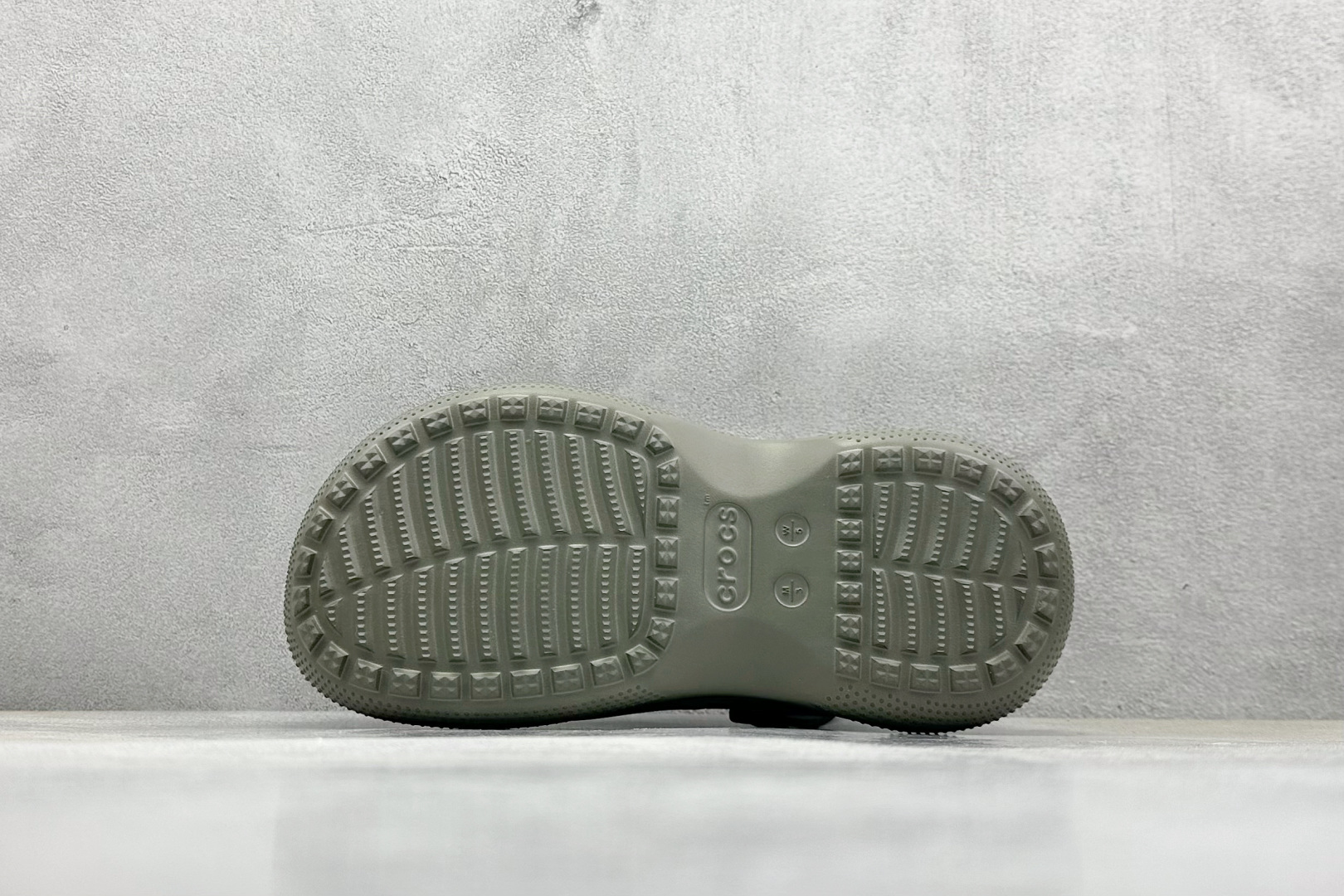  终端放店
K 原装 Crocs卡洛驰 堆堆

Size：W5=34-35
          W6=3