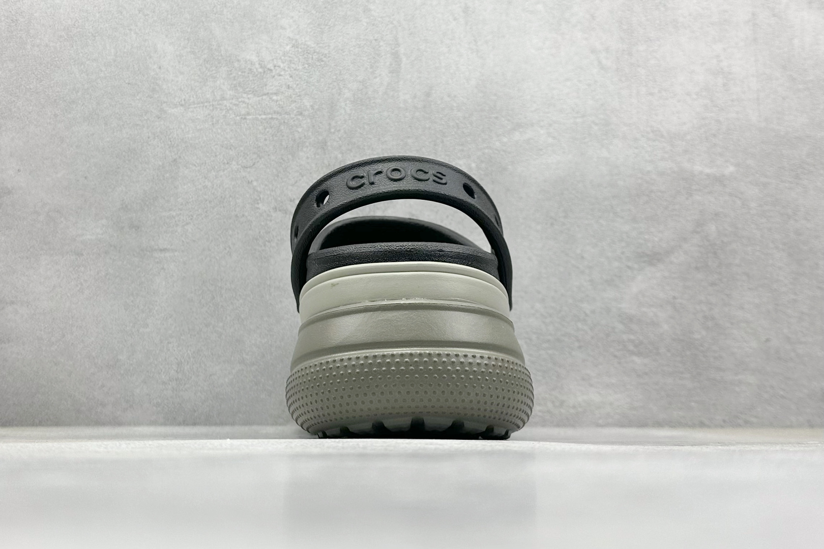 终端放店
K 原装 Crocs卡洛驰 堆堆

Size：W5=34-35
          W6=3