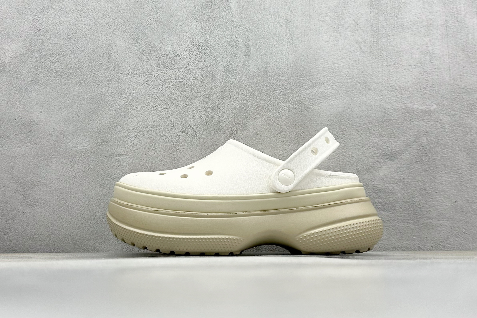  终端放店
K 原装 Crocs卡洛驰 堆堆

Size：W5=34-35
          W6=3