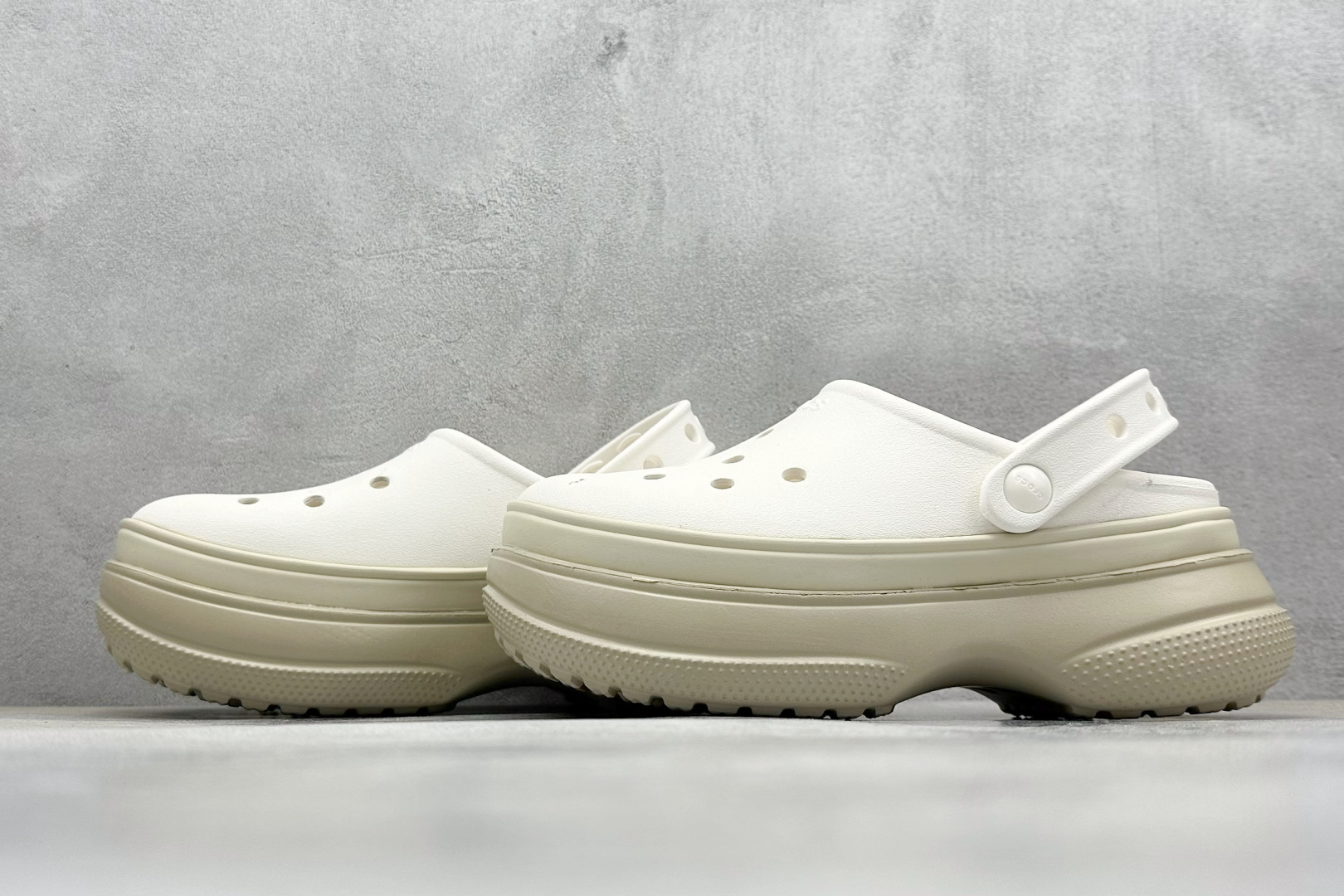  终端放店
K 原装 Crocs卡洛驰 堆堆

Size：W5=34-35
          W6=3