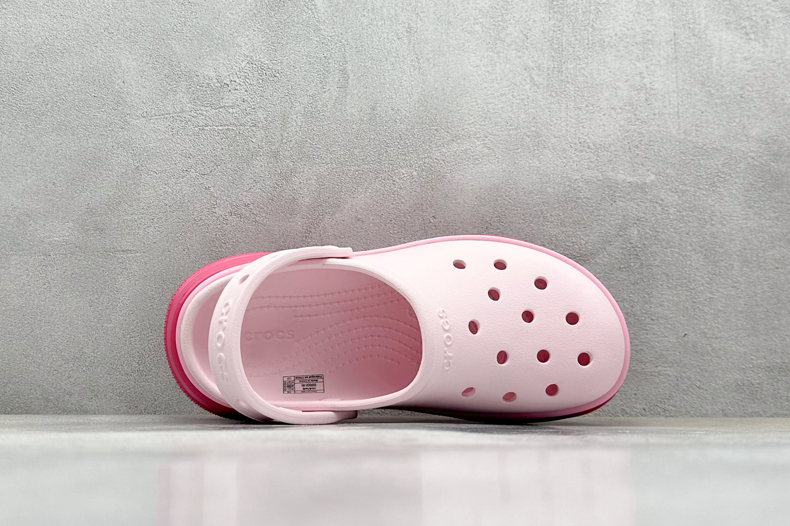  终端放店
K 原装 Crocs卡洛驰 堆堆

Size：W5=34-35
          W6=3