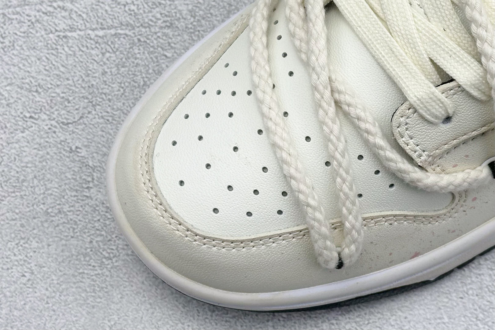  终端放店
FS版 Nike SB Dunk Low 粉色跃动
纯原大厂出品 极力推荐
原装头层材料 独