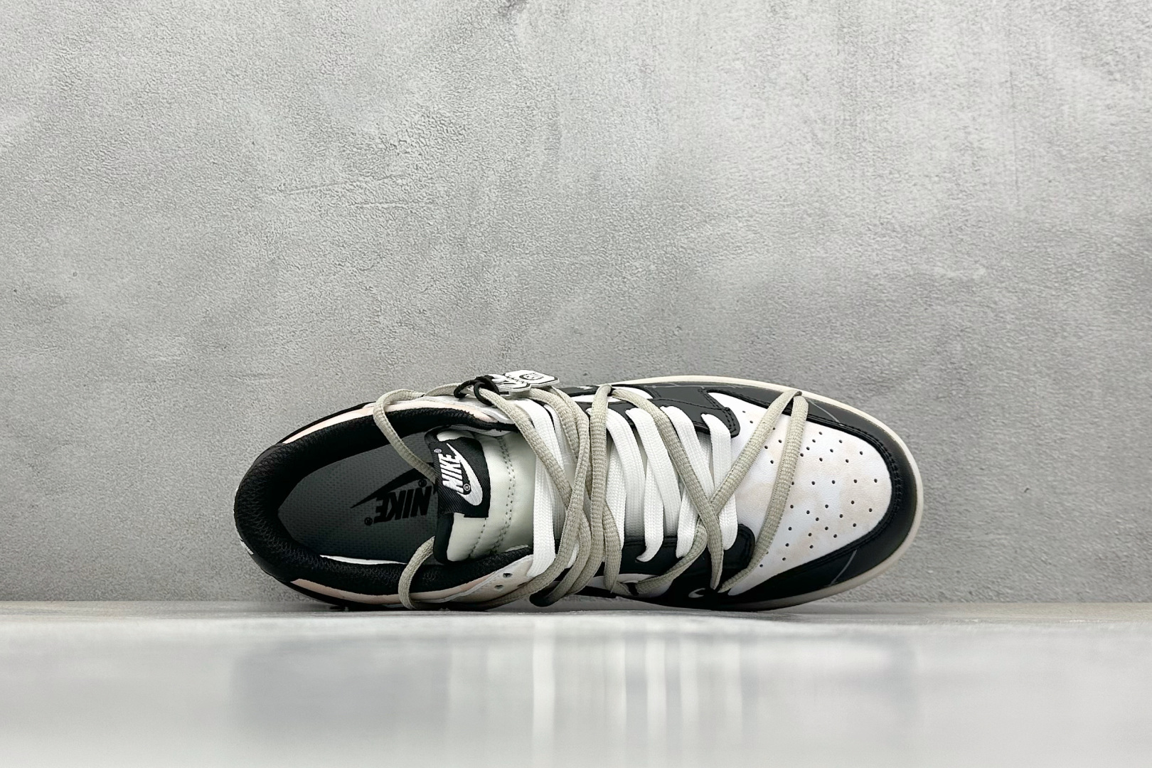  终端放店
FS版 Nike SB Dunk Low 罗宾森
纯原大厂出品 极力推荐
原装头层材料 独家