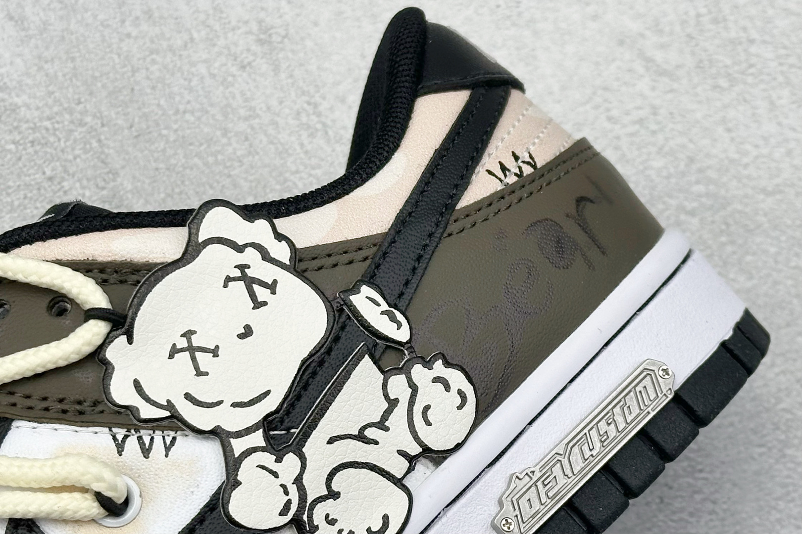  终端放店
FS版 Nike SB Dunk Low 布偶熊
纯原大厂出品 极力推荐
原装头层材料 独家