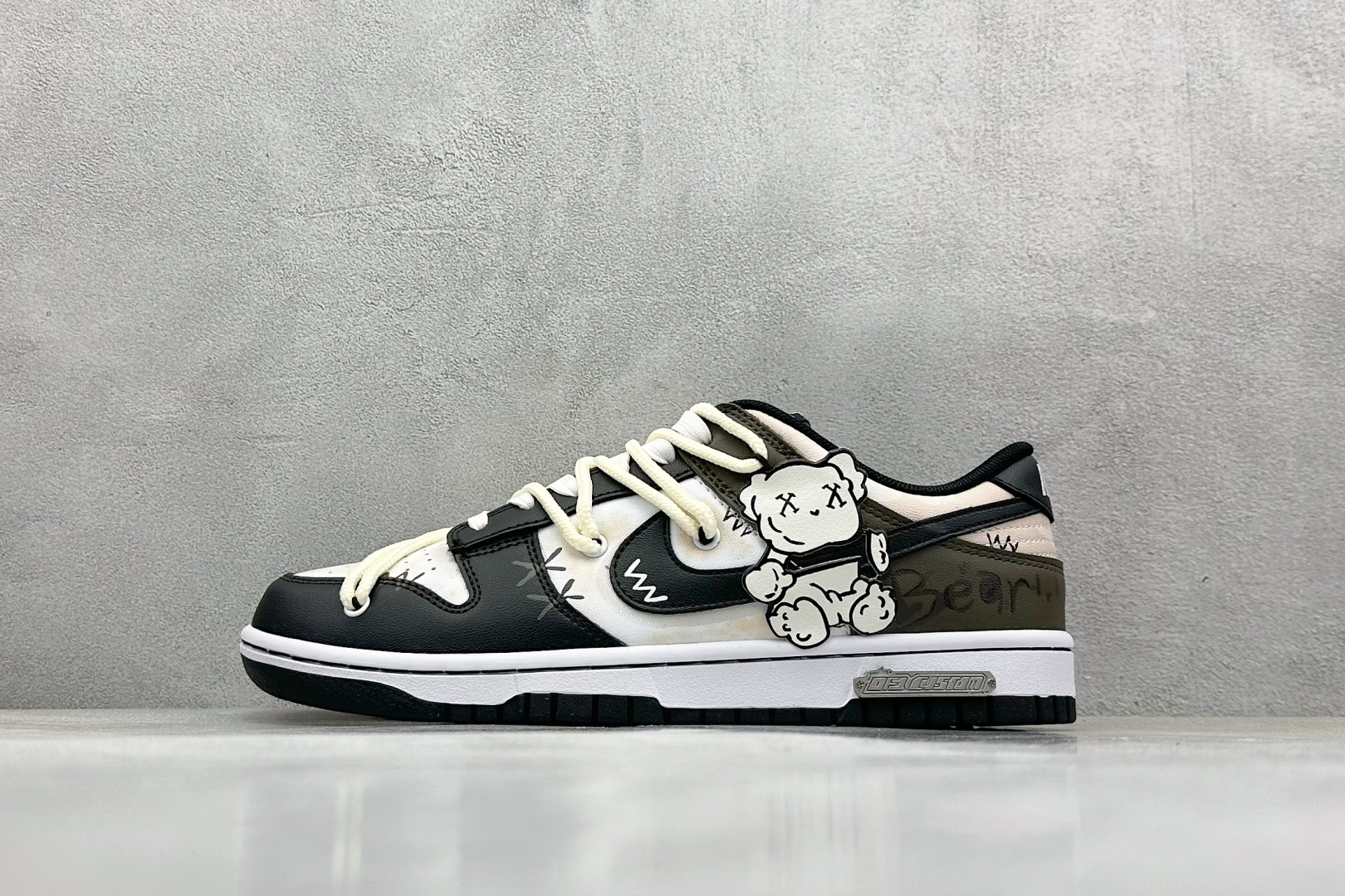  终端放店
FS版 Nike SB Dunk Low 布偶熊
纯原大厂出品 极力推荐
原装头层材料 独家