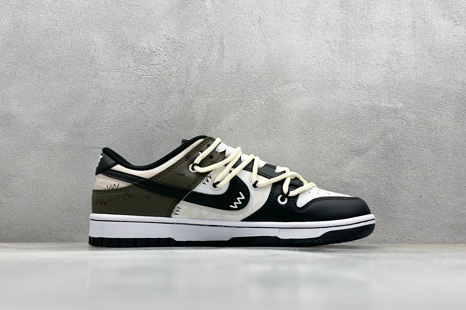  终端放店
FS版 Nike SB Dunk Low 布偶熊
纯原大厂出品 极力推荐
原装头层材料 独家