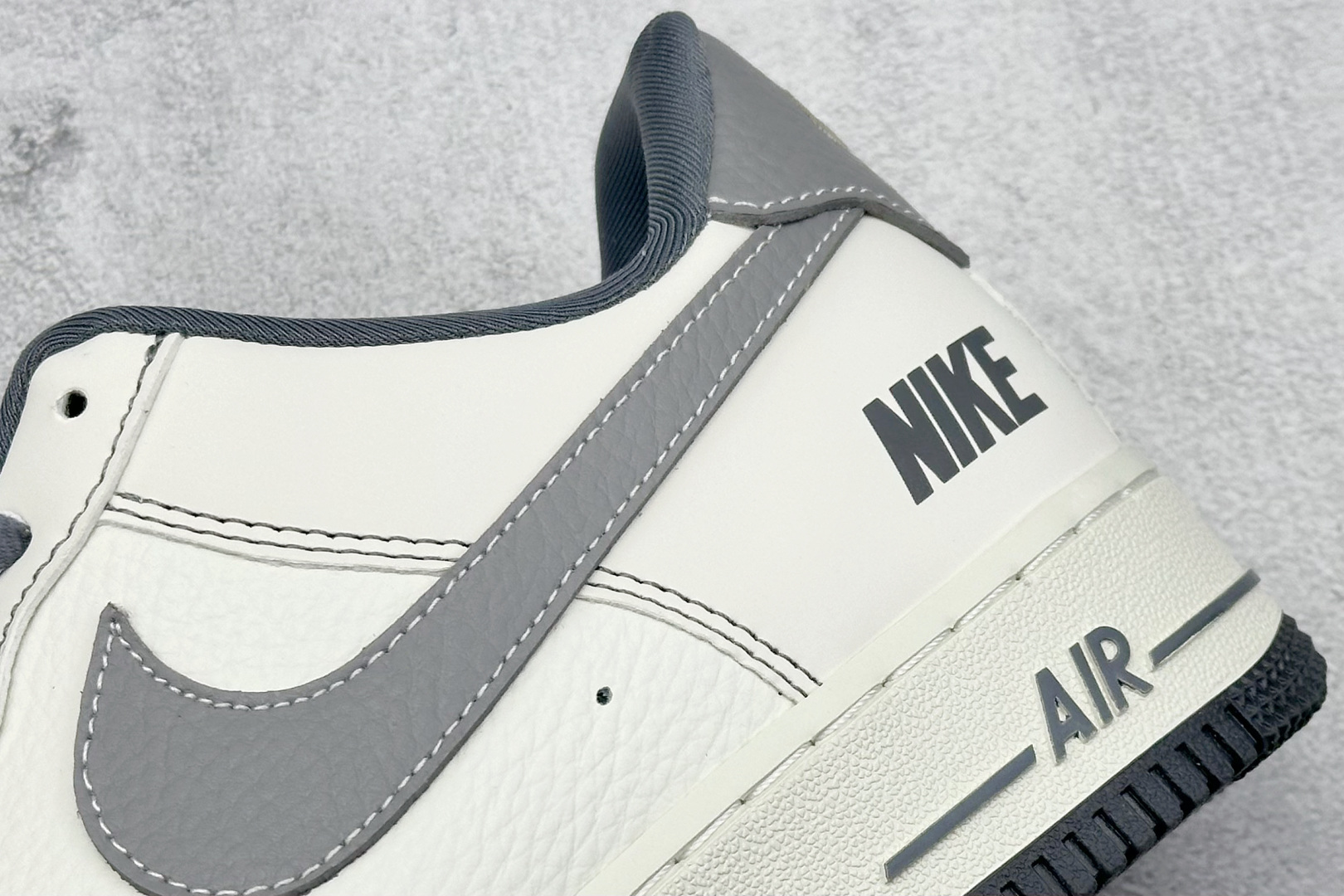  终端放店
SC版 Nike Air Force 1 Low 07 白灰小钩
原楦头原纸板 打造纯正低帮