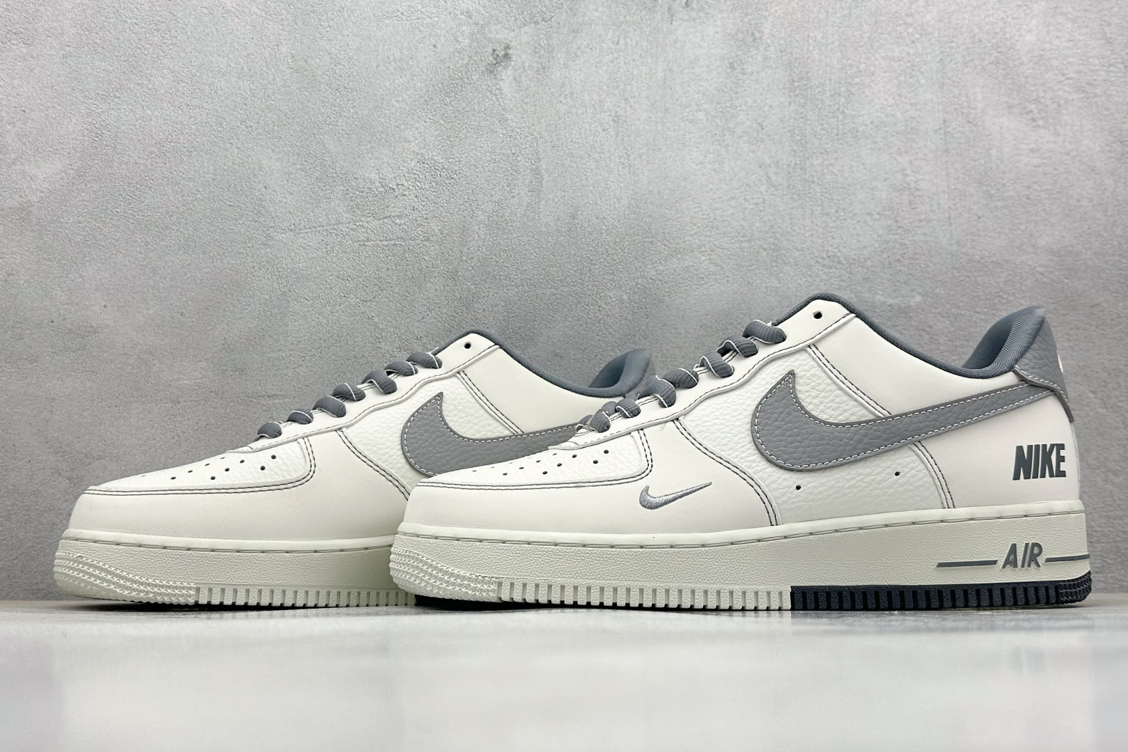  终端放店
SC版 Nike Air Force 1 Low 07 白灰小钩
原楦头原纸板 打造纯正低帮