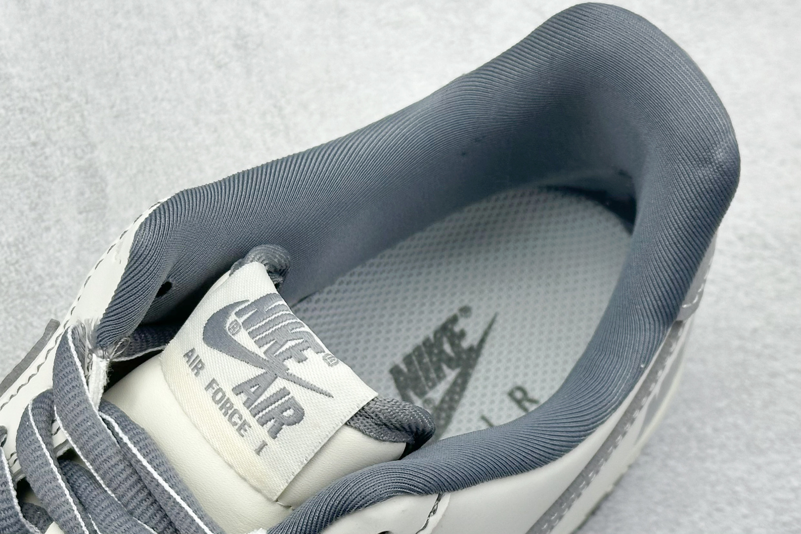  终端放店
SC版 Nike Air Force 1 Low 07 白灰小钩
原楦头原纸板 打造纯正低帮