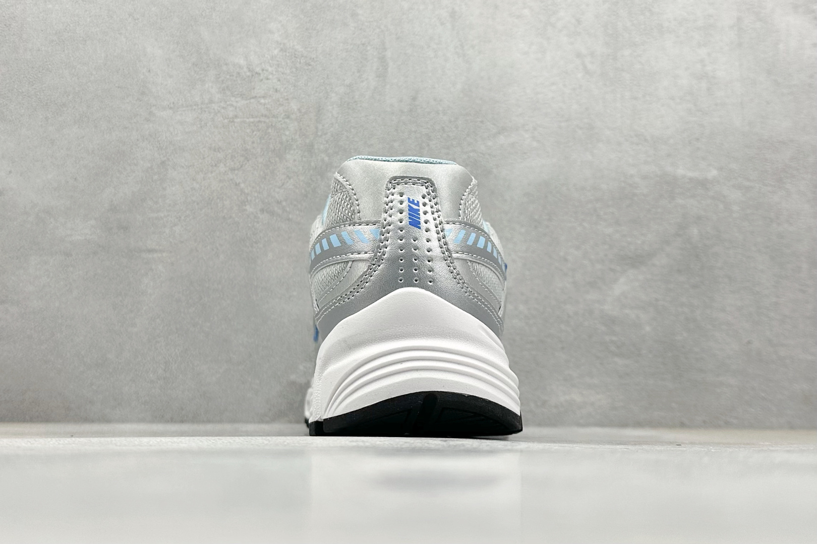  终端放店
GX版 Nike Initiator Running 耐克INS
超火复古老爹跑鞋 
独家私