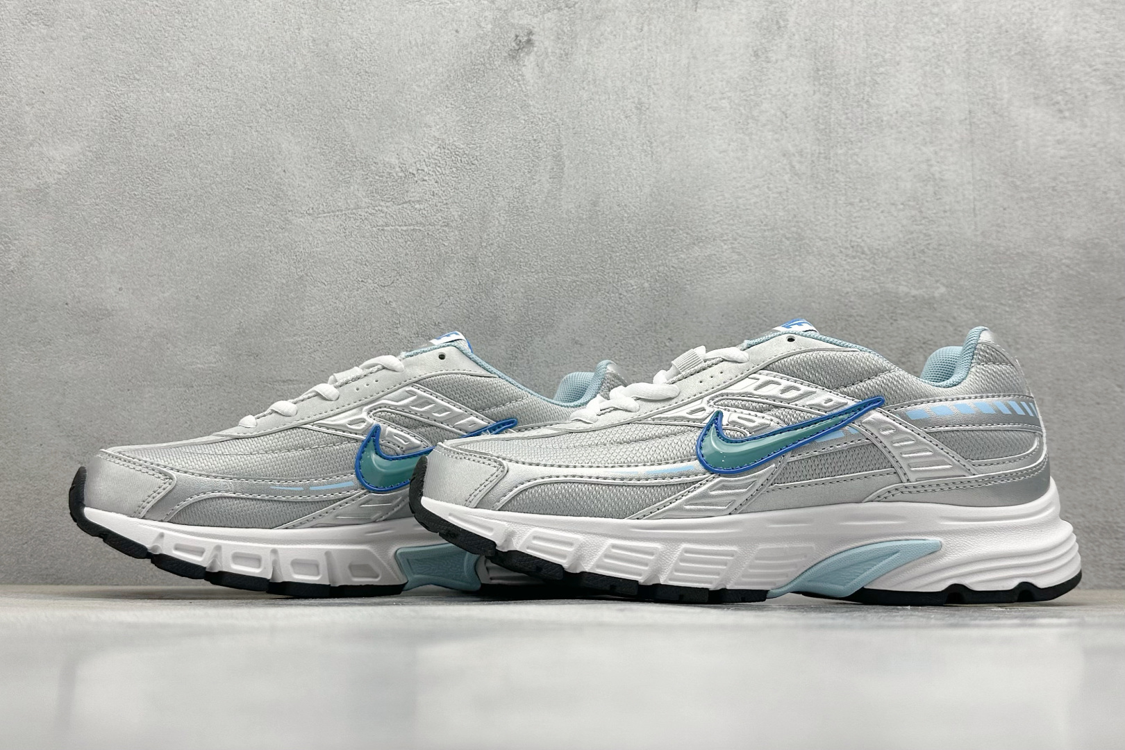  终端放店
GX版 Nike Initiator Running 耐克INS
超火复古老爹跑鞋 
独家私