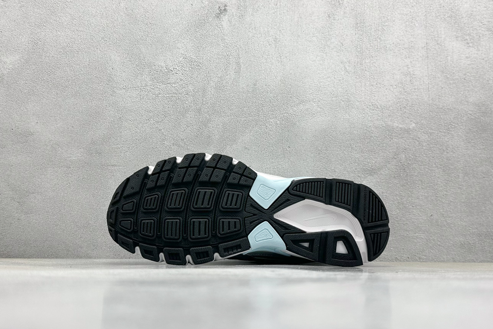  终端放店
GX版 Nike Initiator Running 耐克INS
超火复古老爹跑鞋 
独家私