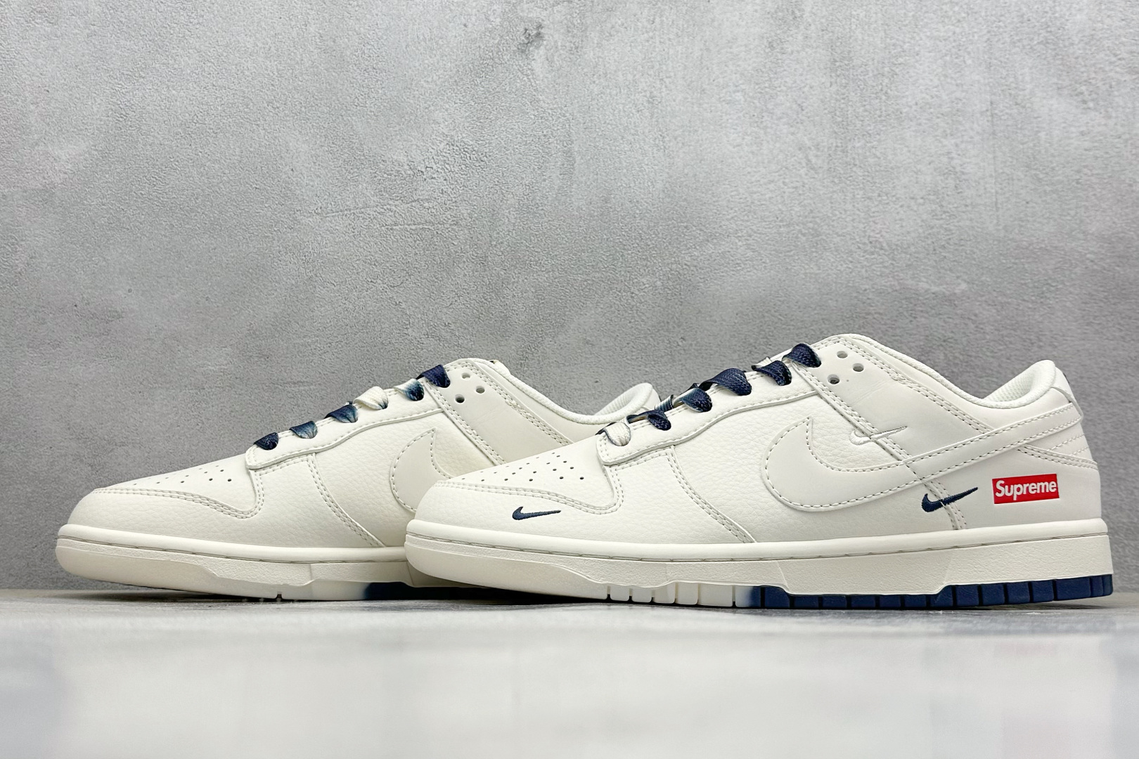  终端放店
XC版 Nike SB Dunk Low x Supreme 米白三小钩
纯原大厂出品 极力